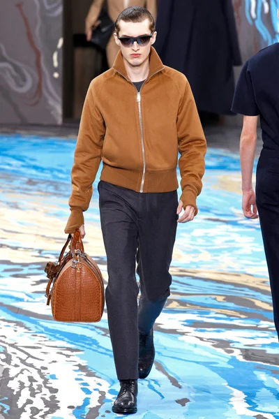 Look 33